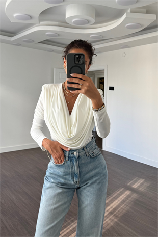 Degaje Yaka Vatkalı Bluz-Beyaz