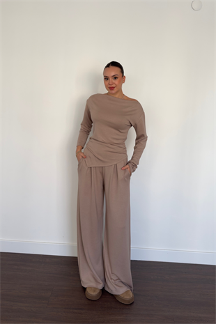 Kayık Yaka Asimetrik Bluz Pantolon Takım-Bej