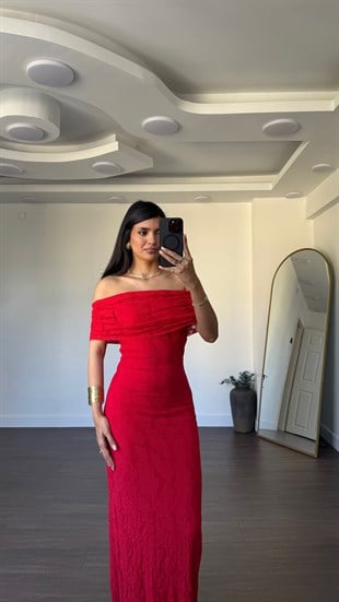 Madonna Yaka Dantel Detay Elbise-Kırmızı