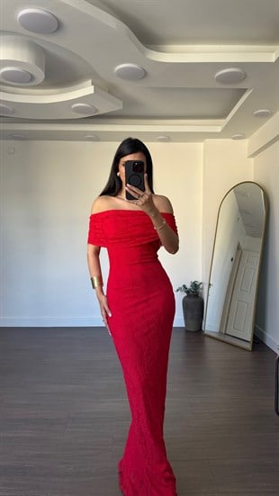 Madonna Yaka Dantel Detay Elbise-Kırmızı