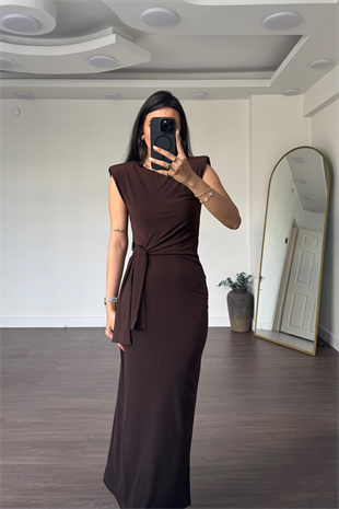 Omuz Vatkalı Bağlamalı Elbise-Kahve