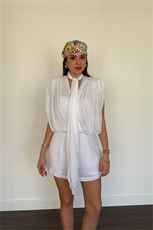 Omuz Vatkalı Beyaz Tulum-Beyaz
