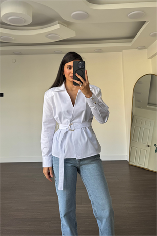 Omuz Vatkalı Kuşaklı Gömlek-Beyaz