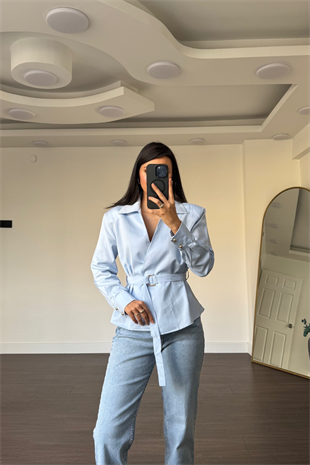 Omuz Vatkalı Kuşaklı Gömlek-Mavi