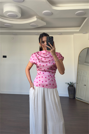 Puantiyeli Kayık Yaka Saten Bluz-Pembe