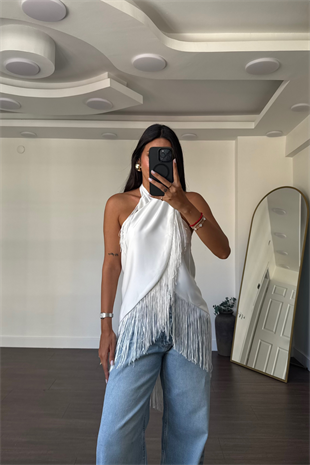 Püskül Detaylı Bağlamalı Bluz-Beyaz