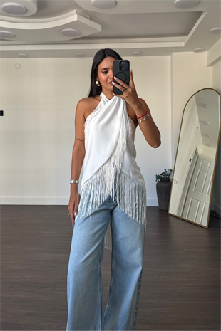 Püskül Detaylı Bağlamalı Bluz-Beyaz