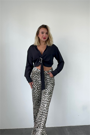 Saten Kısa Tokalı Siyah Bluz