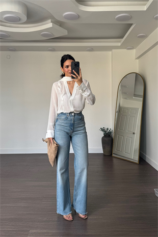 V Yaka Fular Detaylı Bluz-Ekru