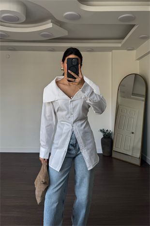 Yaka Detaylı Oversize Arkadan Bağlamalı Gömlek-Beyaz