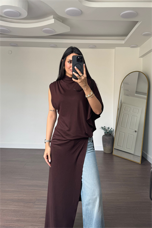 Yüksek Yaka Tek Kol Asimetrik Bluz-Kahve