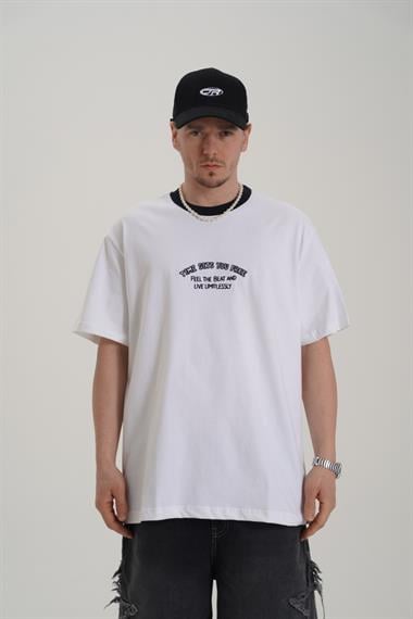 Nakışlı Beyaz Oversize Tshirt CT01 MRT26028