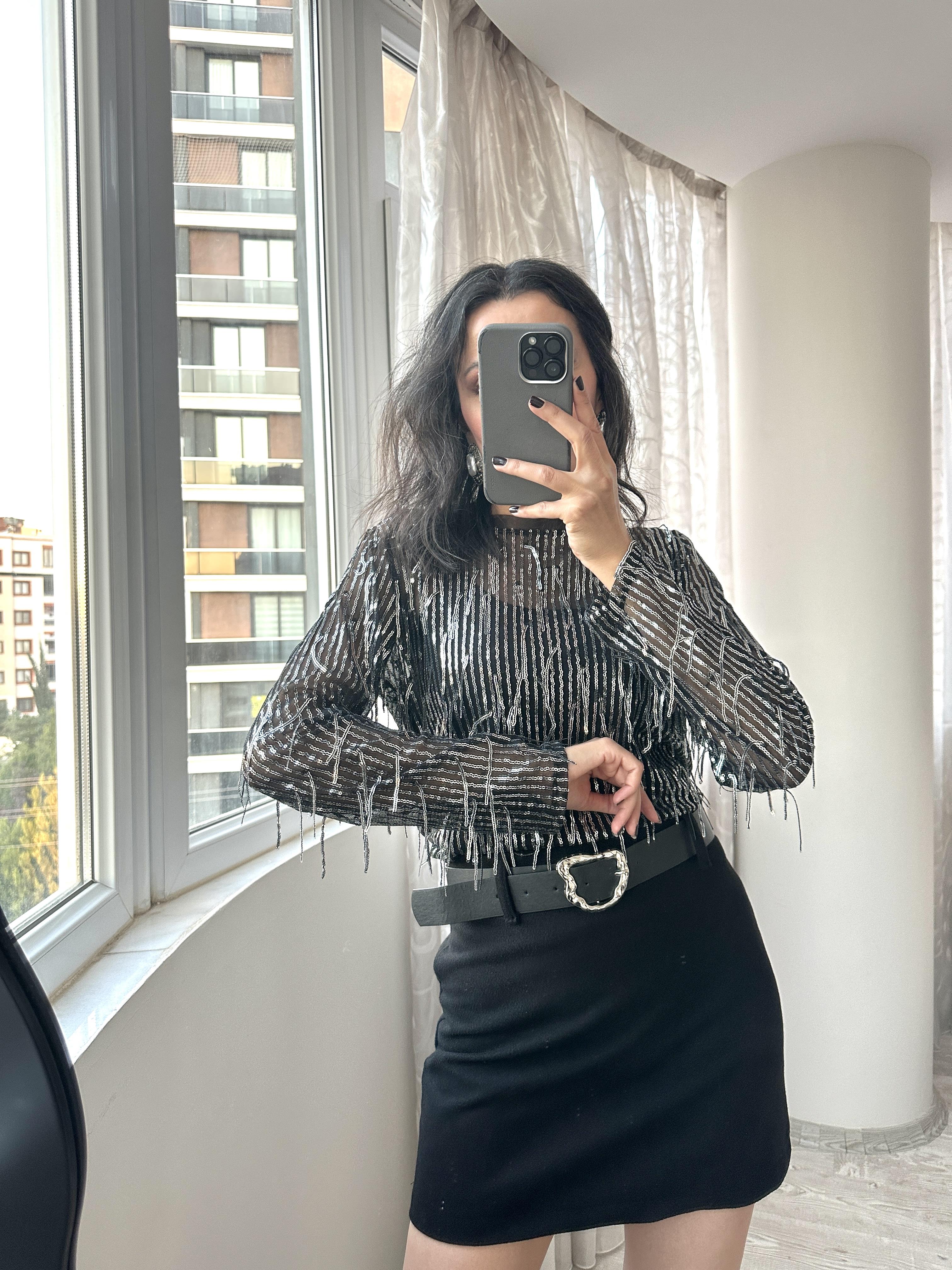 Gümüş Saçak Payetli Transpan Bluz