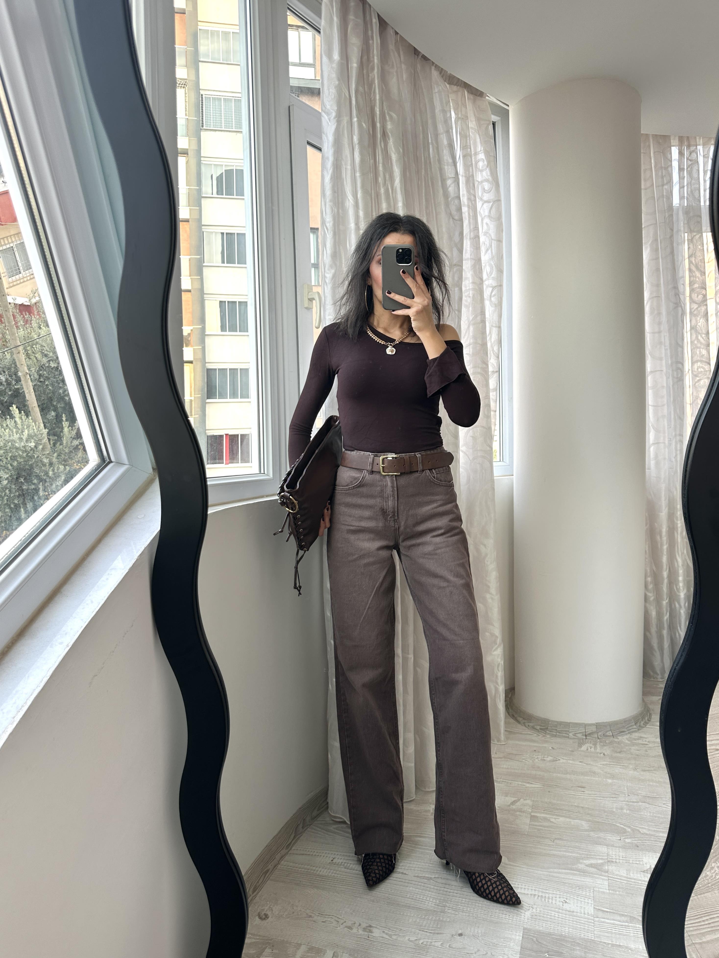 Kahverengi Yıkamalı Straight Paçası Kesik Jean