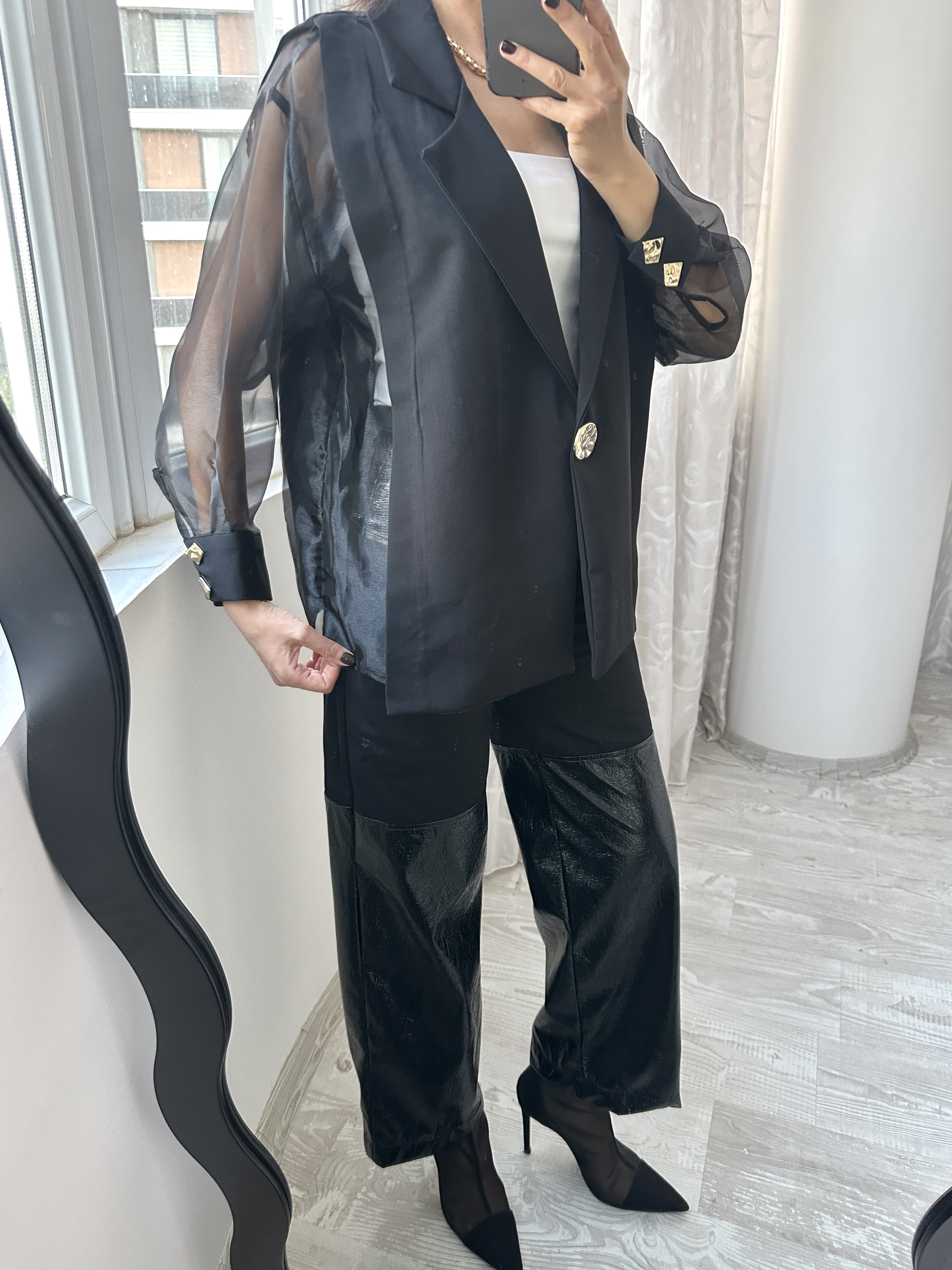 Siyah Organze Detaylı Blazer Ceket