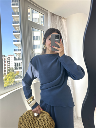 Lacivert Asimetrik Bluz Büzgü Detaylı Etek Takım
