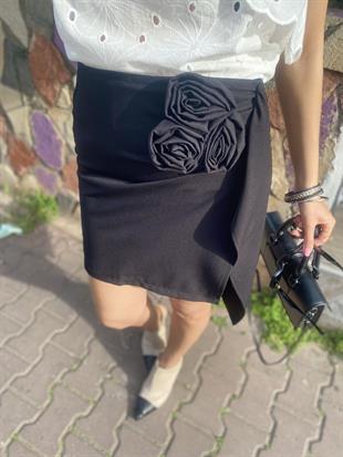 Siyah Çiçek Detaylı Mini Etek