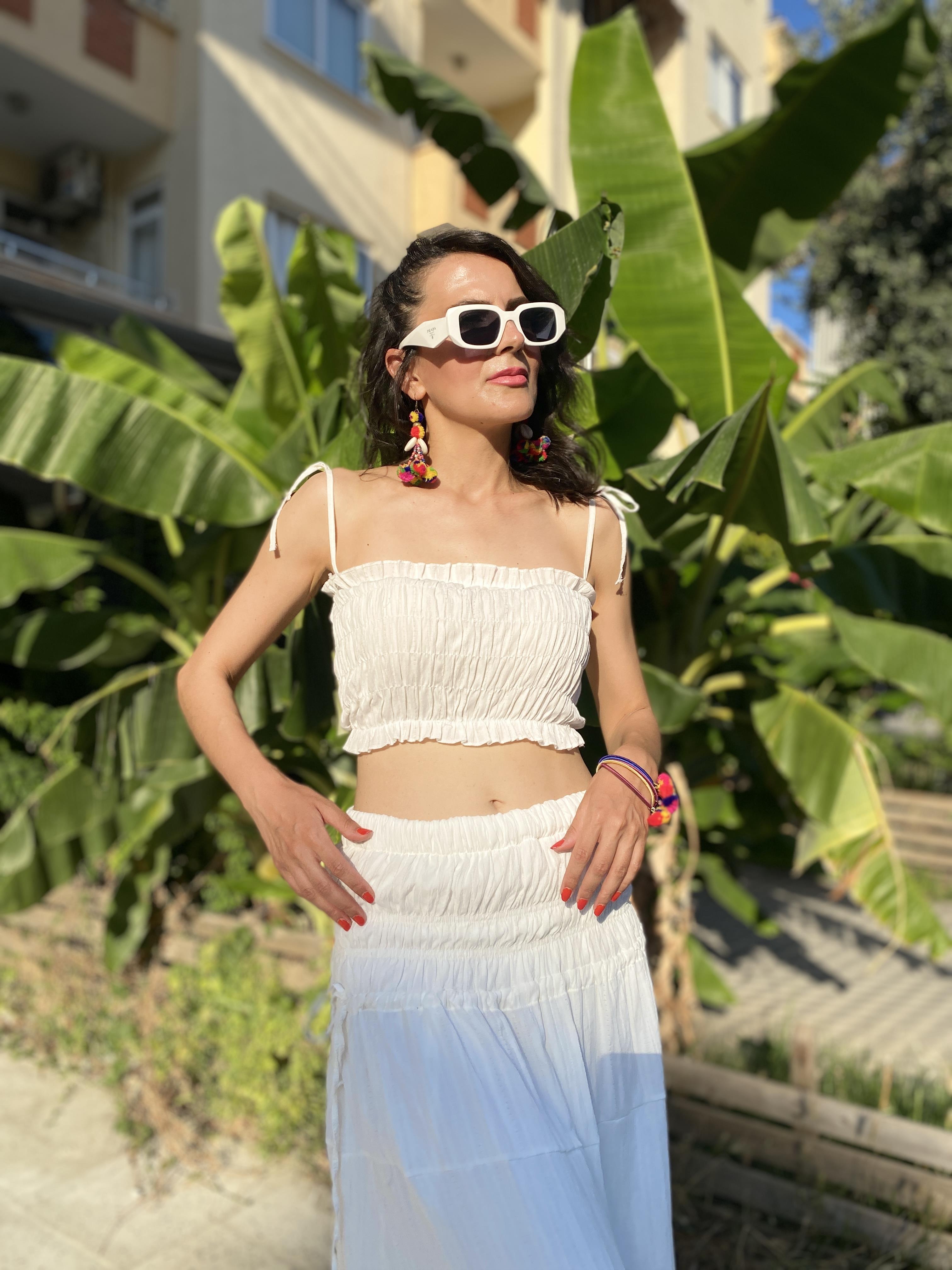Beyaz Gofre Crop Bluz Etek Takım