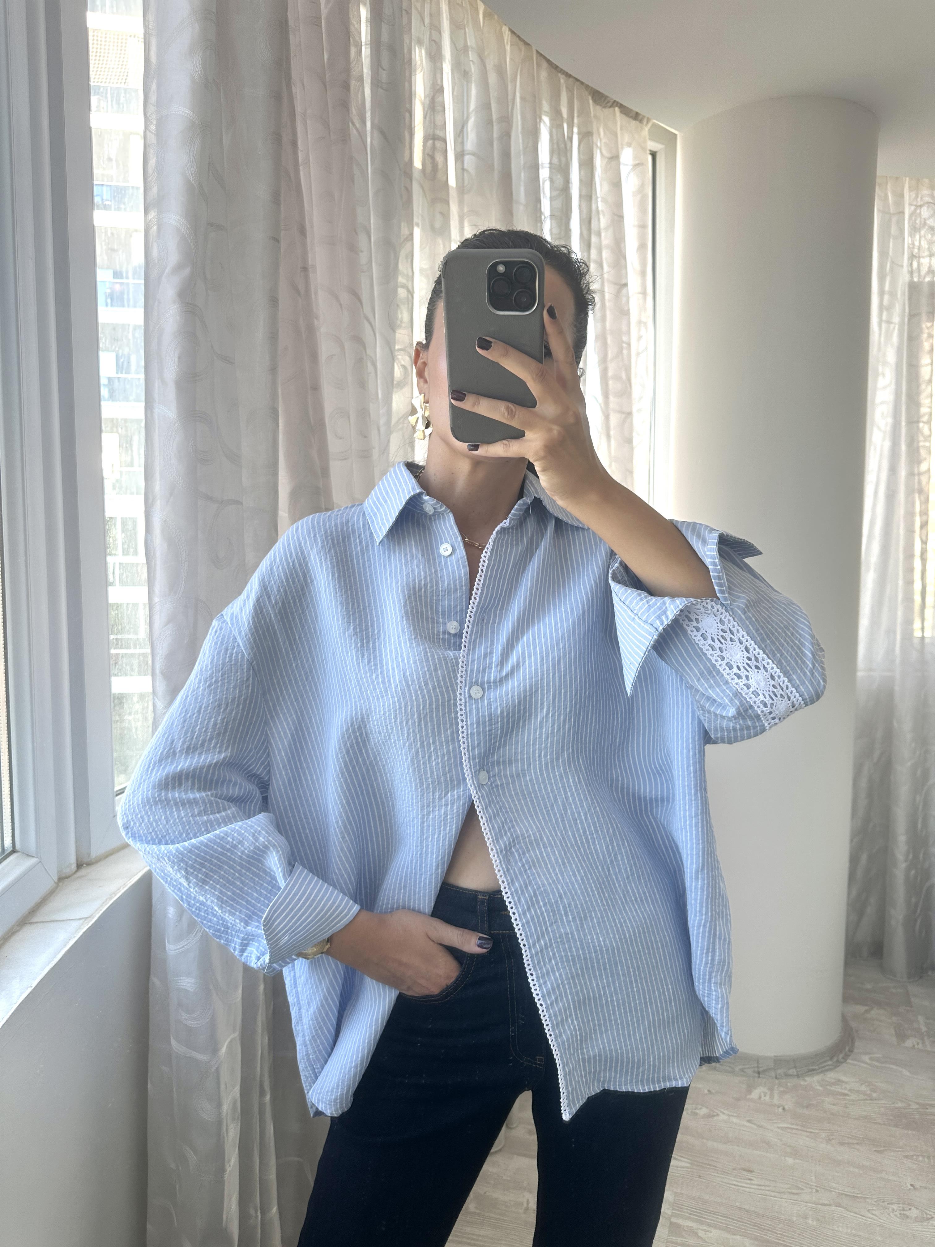 Mavi Çizgili Dantel Detaylı Oversize Gömlek