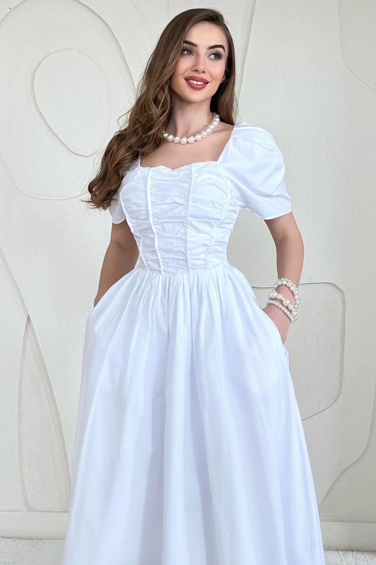 Beyaz Arkası Gipe Detaylı Elbise