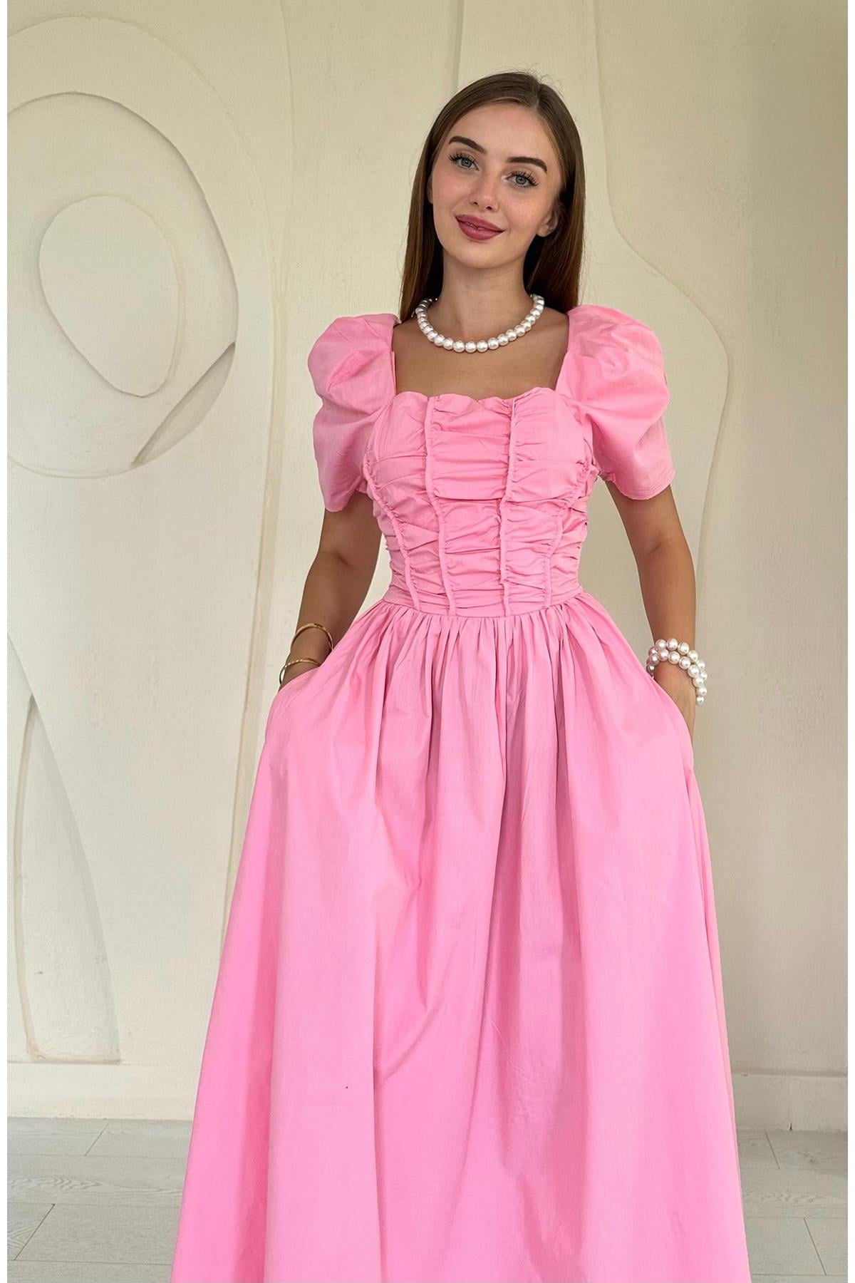 Pembe Arkası Gipe Detaylı Elbise