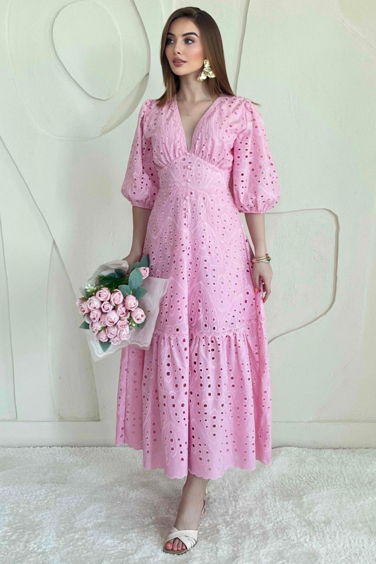 Pembe Balon Kol Detaylı Dekolteli Brode Elbise