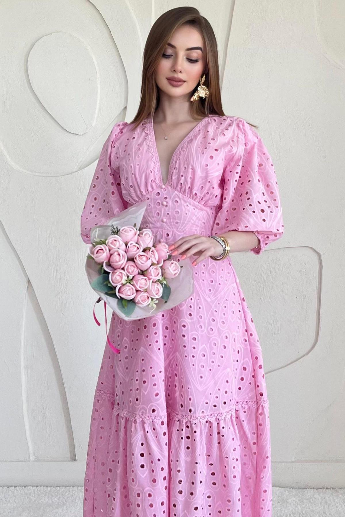 Pembe Balon Kol Detaylı Dekolteli Brode Elbise