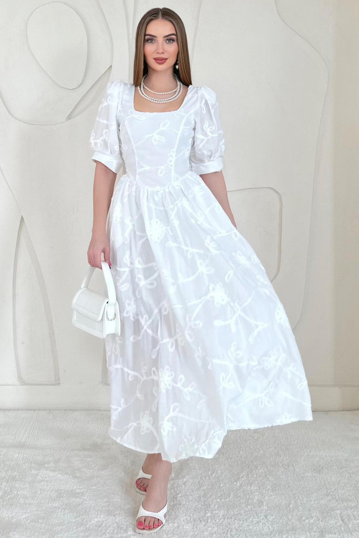 Beyaz Balon Kol Nakış Detaylı Brode Elbise