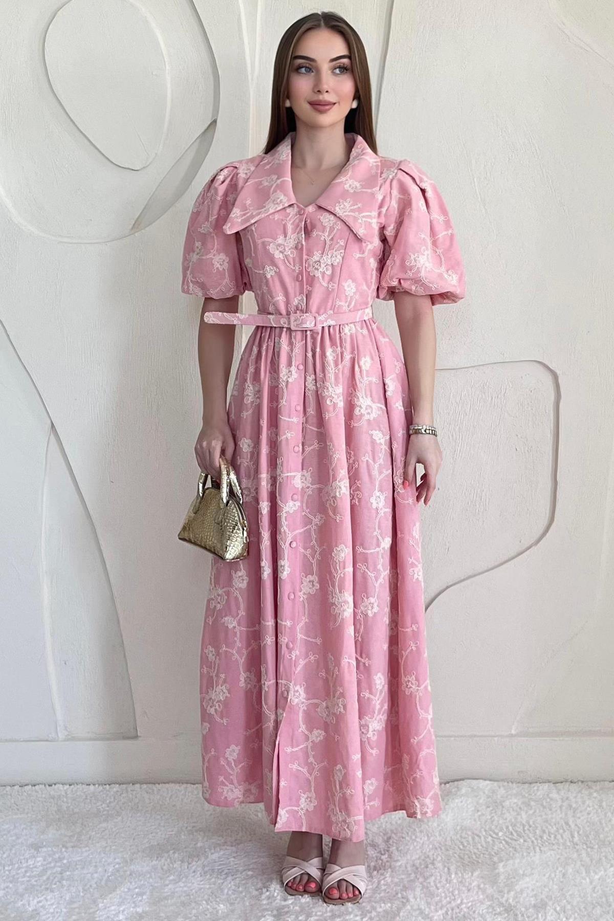 Pembe Bebe Yaka Kemer Detaylı Brode Elbise