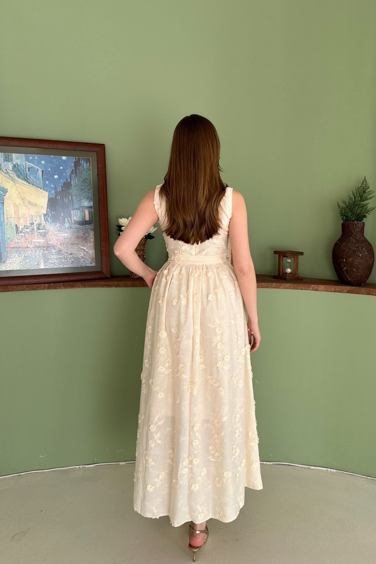 Bej 3d Brode Detaylı Elbise