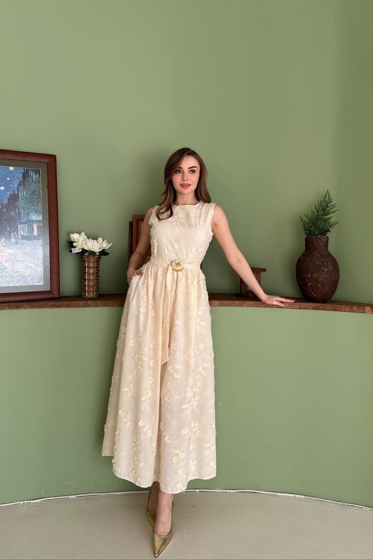 Bej 3d Brode Detaylı Elbise