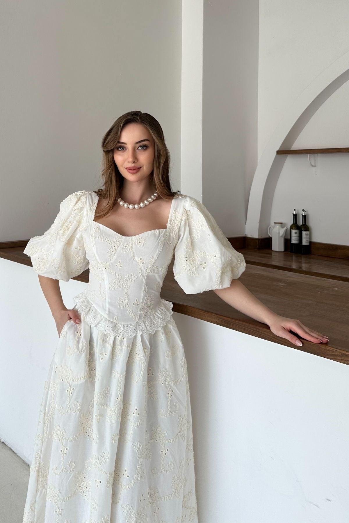 Bej Balon Kol Detaylı Brode Elbise