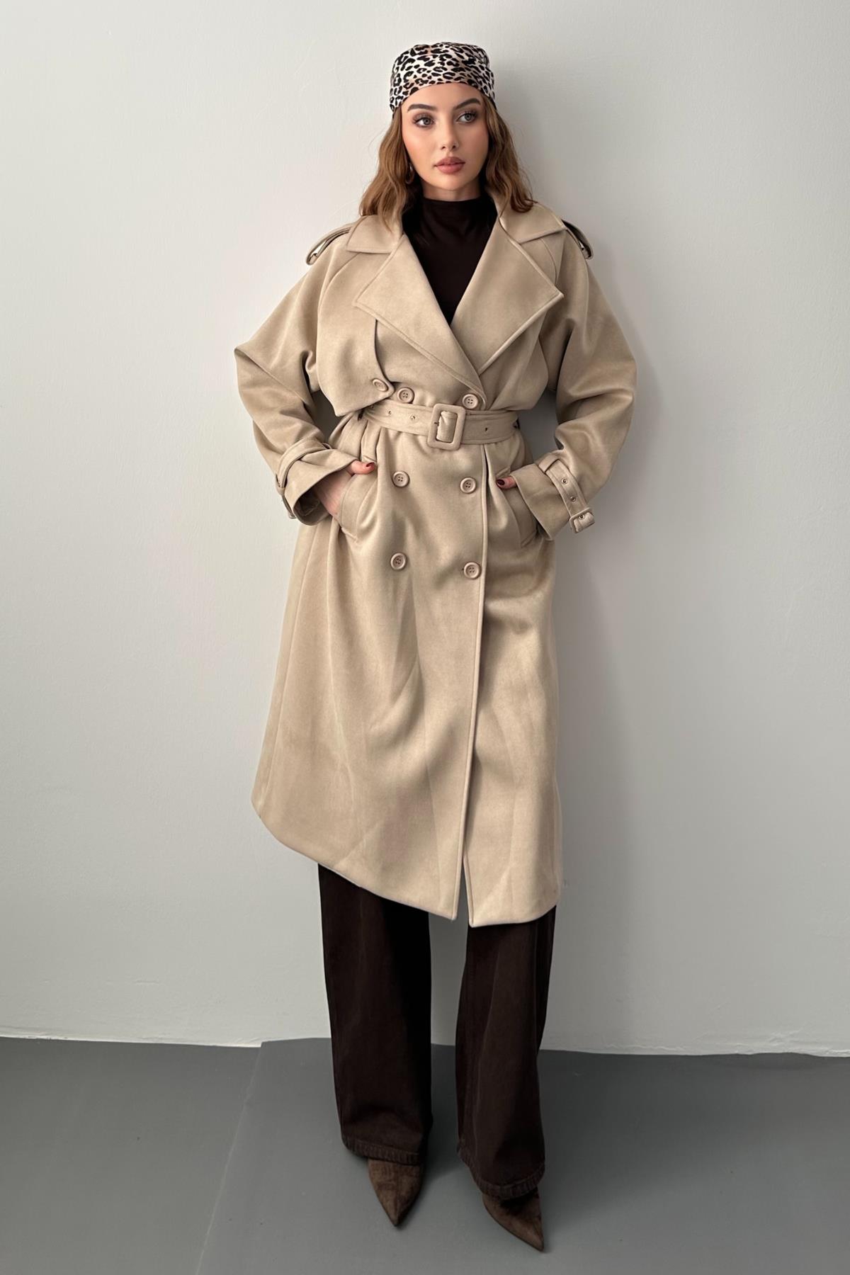 Bej Kruvaze Yaka Kuşak Detaylı Süet Trençkot