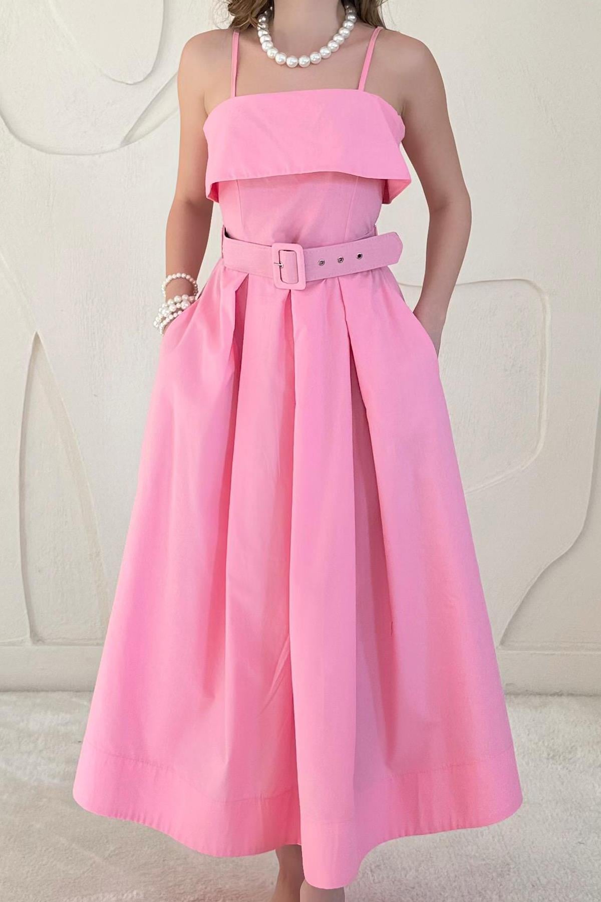 Pembe Beli Kemerli Askılı Pileli Elbise