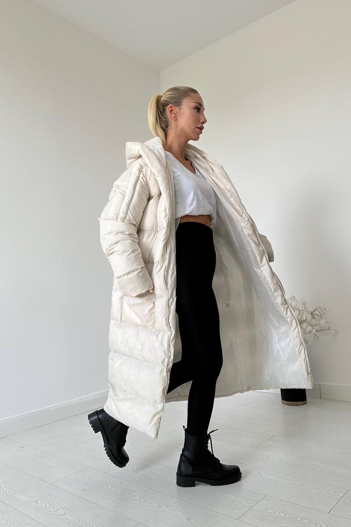 Beyaz Cepli Şişme Uzun Mont