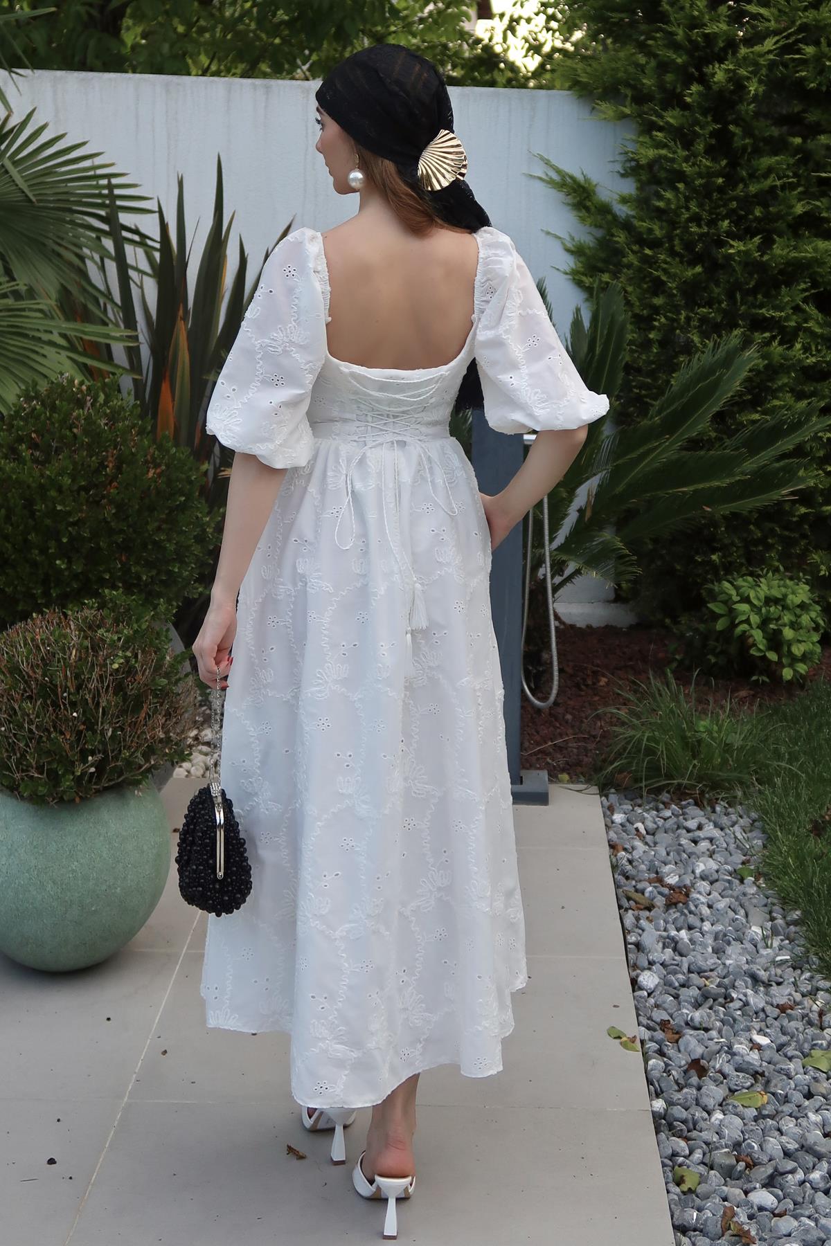 Beyaz Dantel Detaylı Brode Elbise