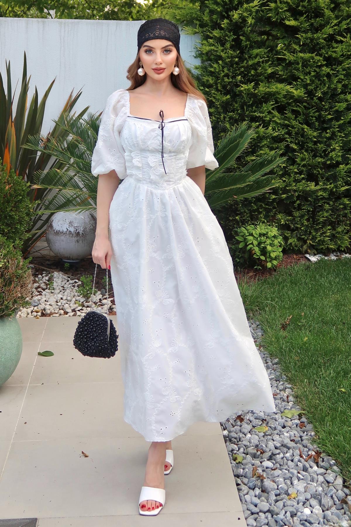 Beyaz Dantel Detaylı Brode Elbise