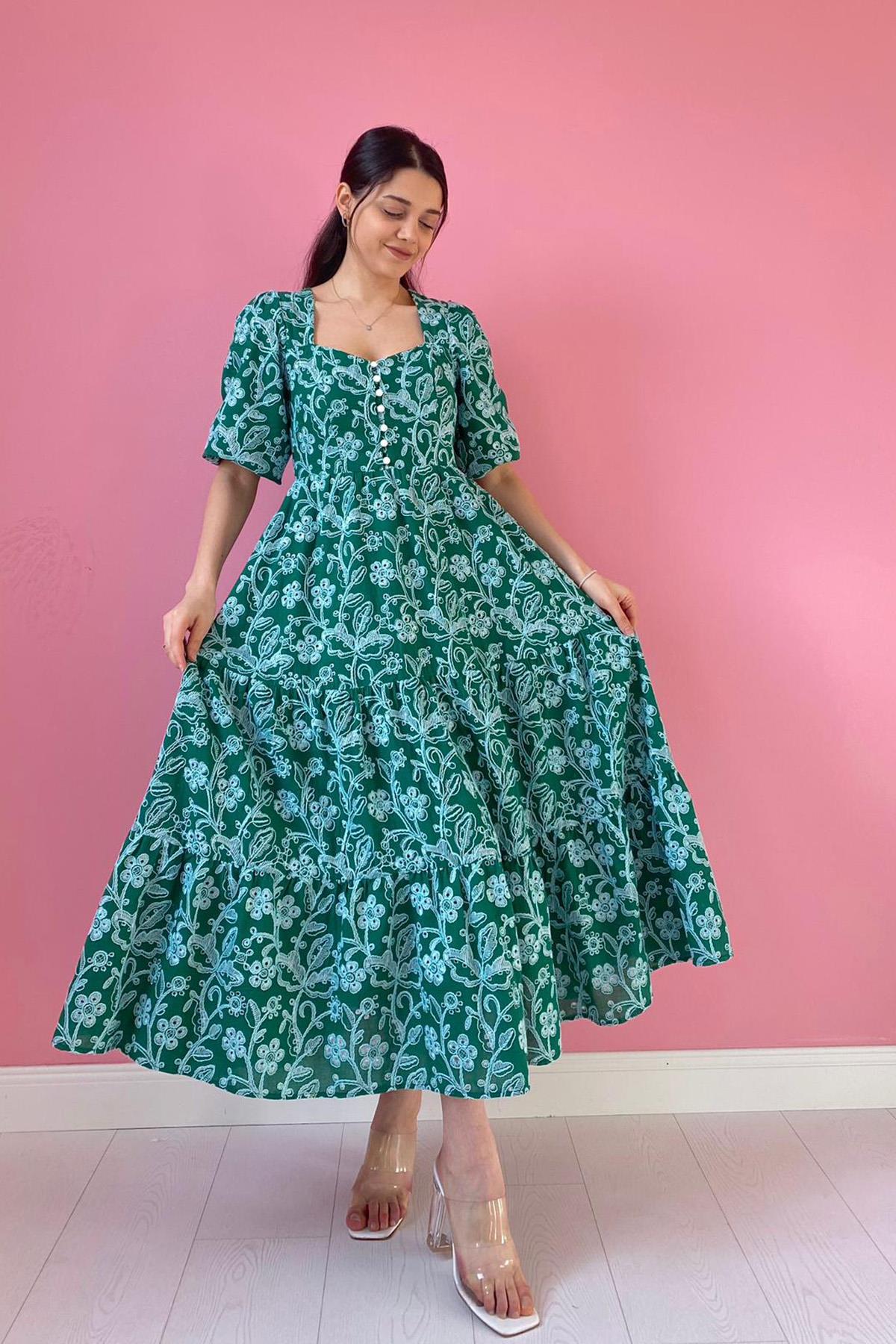 Yeşil Düğmeli Brode Elbise