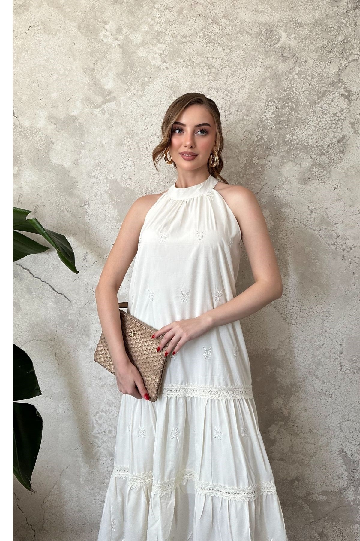 Ekru Güpür Detaylı Kat Kat Maxi Elbise