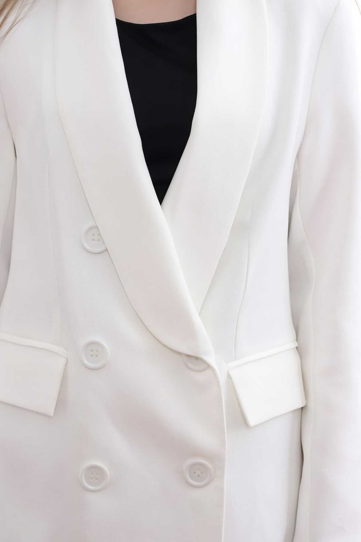 Beyaz Blazer Düğmeli Ceket