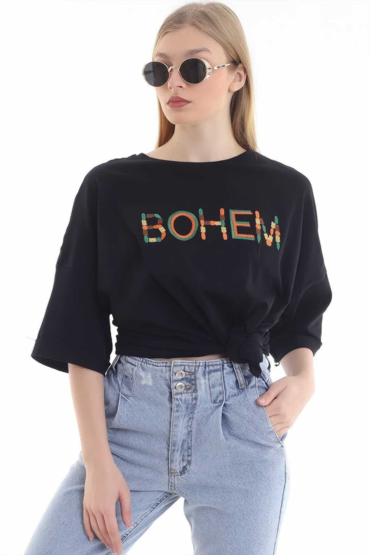 Siyah Nakışlı Casual T-Shirt