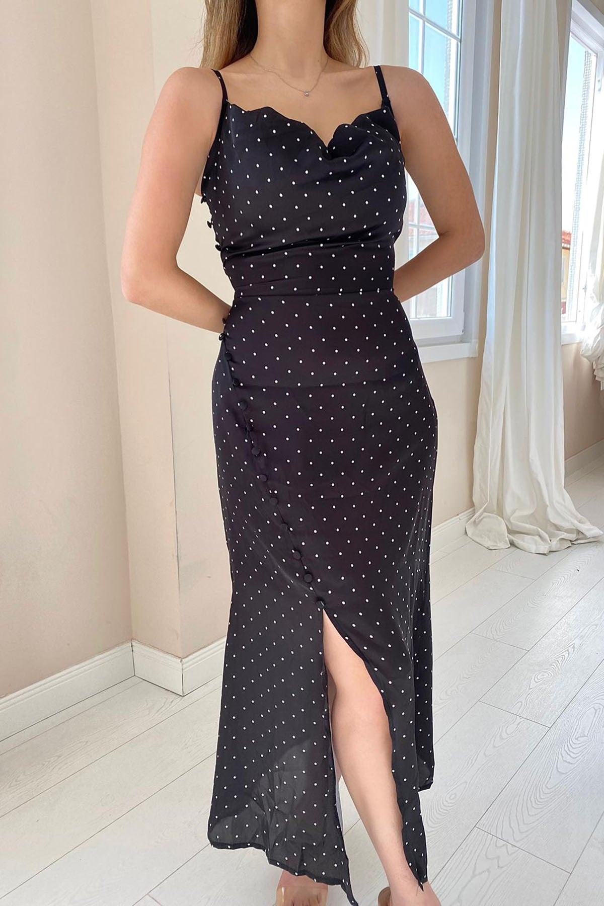 Siyah Puantiyeli Elbise
