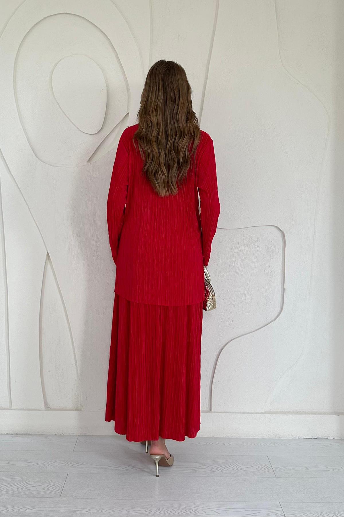 Kırmızı Fitilli Gömlek ve Uzun Etek Takım