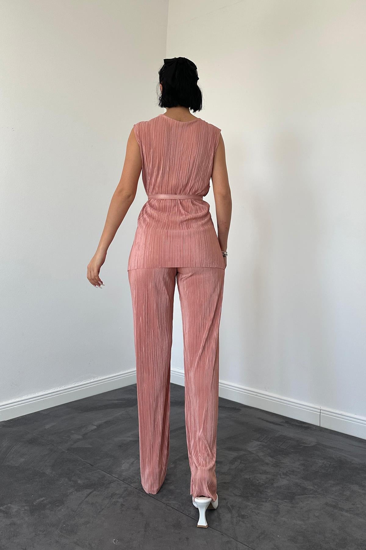 Ribbed V-Neck Suit