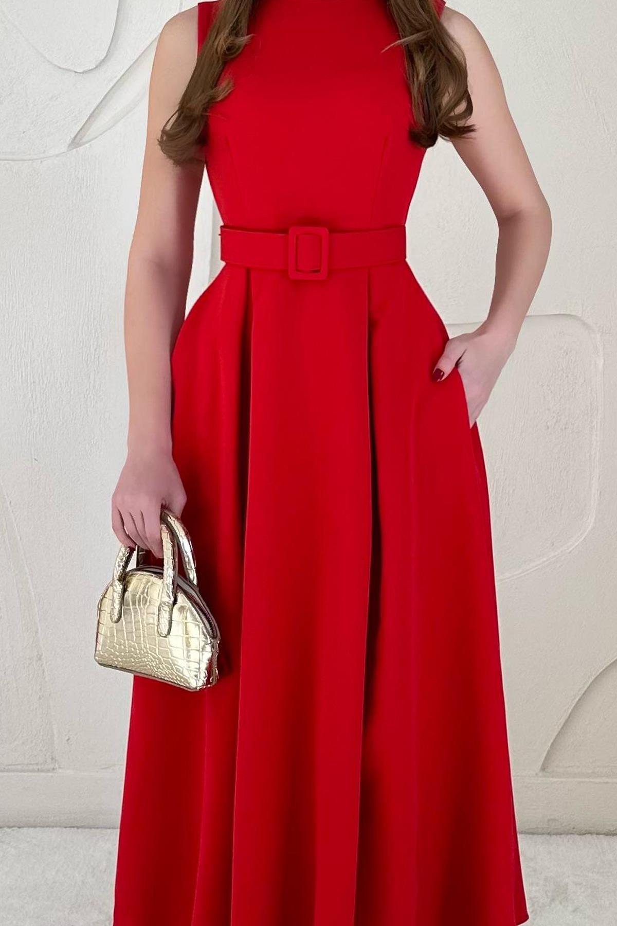 Kırmızı Halter Yaka Kloş Elbise