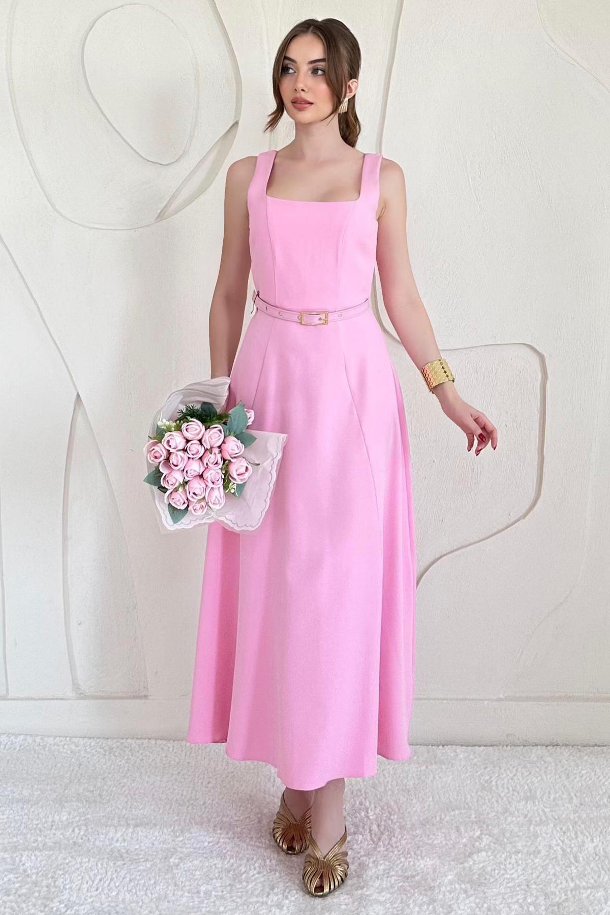 Pembe Kemer Detaylı Atlas Kumaş Elbise