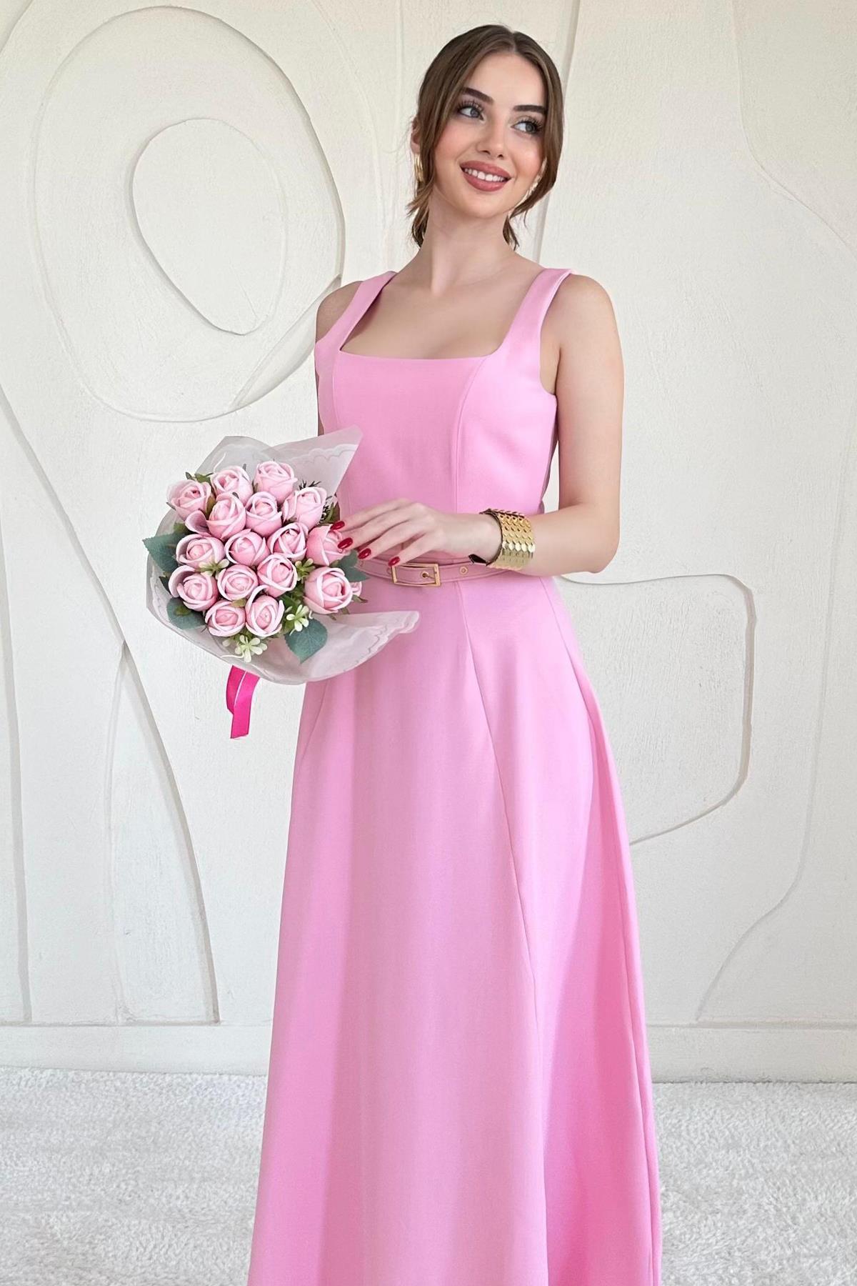 Pembe Kemer Detaylı Atlas Kumaş Elbise