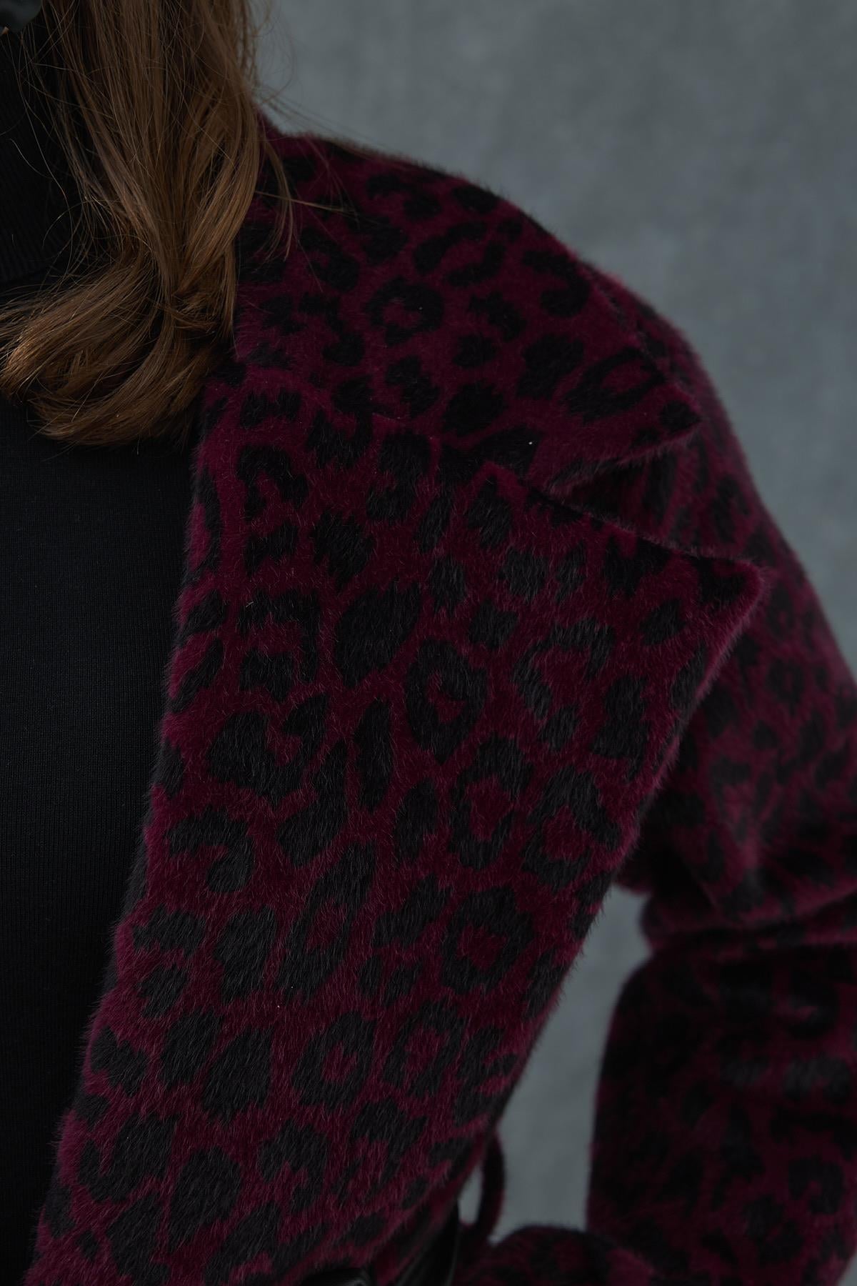 Bordo Leopar Detaylı Deri Kuşaklı Kaban