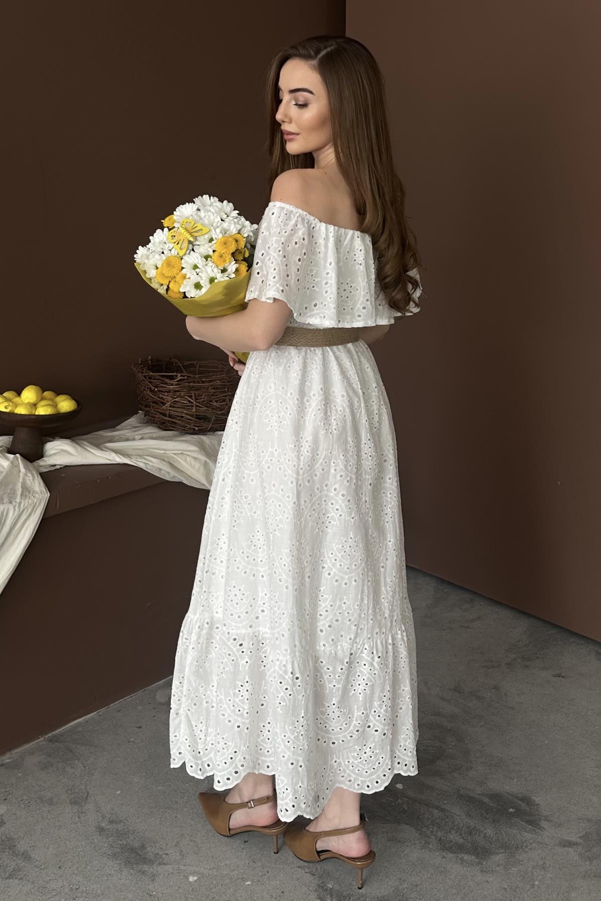 Beyaz Omuz Lastikli Brode Elbise