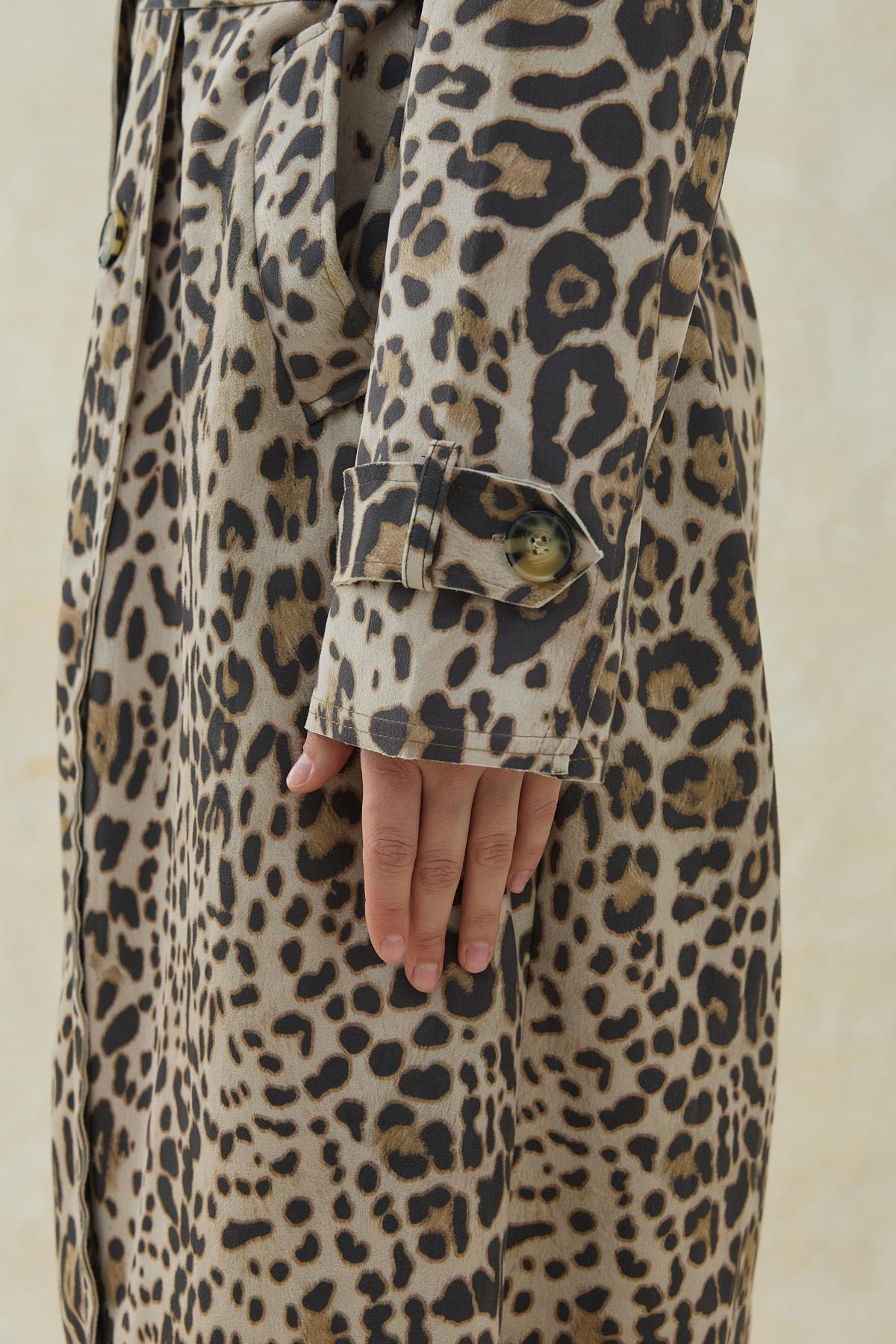 Cape-Stitched Coat on Front and Back